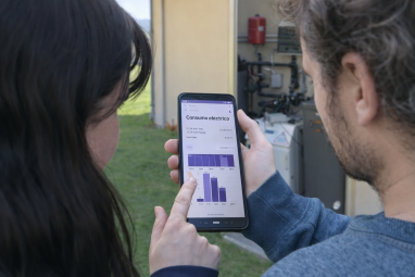 FORTESIE's application, managed by two users from their cell phones.