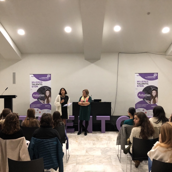 Segunda masterclass proyecto Stem Talent Girl en Asturias con Rosa Menéndez, presidenta del CSIC. Calatrava Palacio de Congresos (Oviedo)