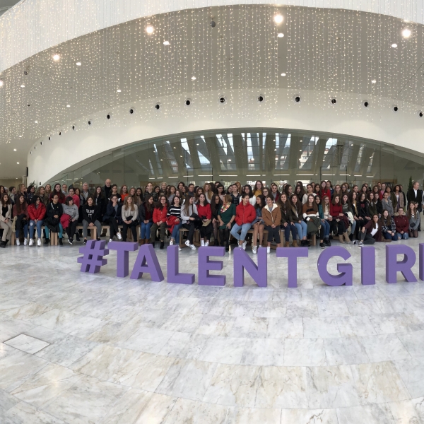 Segunda masterclass proyecto Stem Talent Girl en Asturias con Rosa Menéndez, presidenta del CSIC. Calatrava Palacio de Congresos (Oviedo)