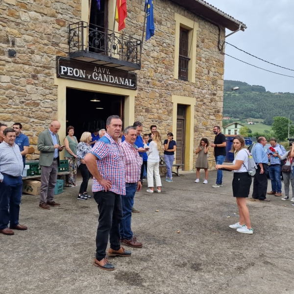 Celebración de la concesión del Premio a Pueblo Ejemplar 2023 en la Asoc, vecinal de Peón y Arroes