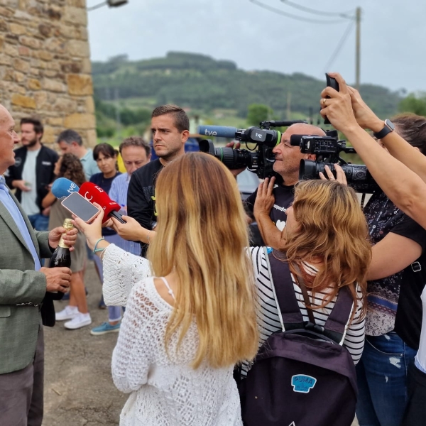 Pablo Priesca, Director General de CTIC atendiendo a los medios de comunicación tras el fallo del jurado Pueblo Ejemplar 2023