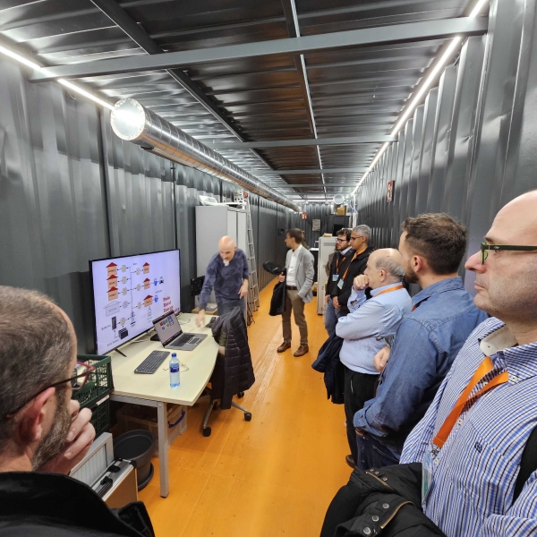 Visita de los socios de DATACELLAR al simulador climático de CTIC RuralTech