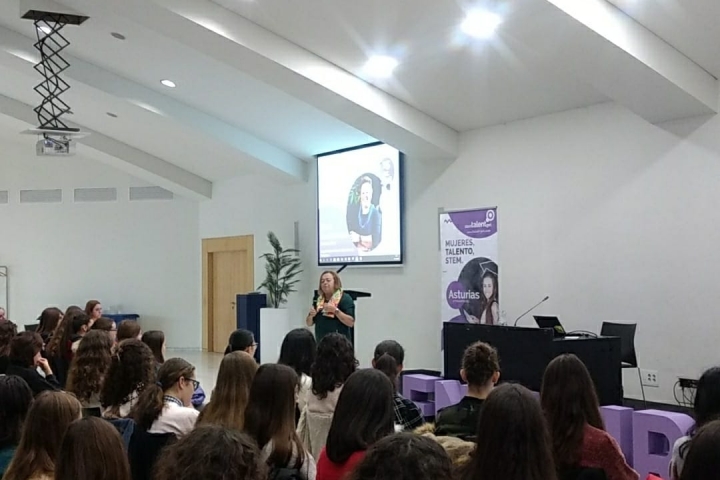 Segunda masterclass proyecto Stem Talent Girl en Asturias. Calatrava Palacio de Congresos (Oviedo)