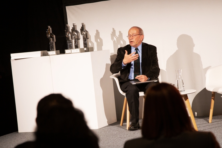 Javier Echeverría, profesor de investigación de Ikerbasque, durante la charla inaugural. 