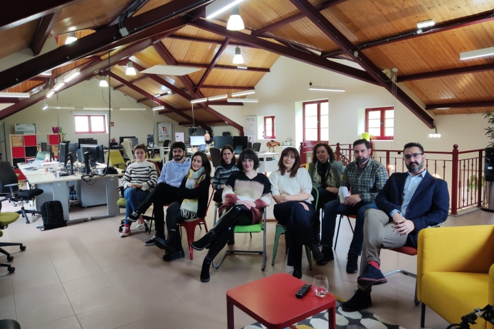 Equipo de CTIC escuchando la tertulia de Guardianes del Territorio 